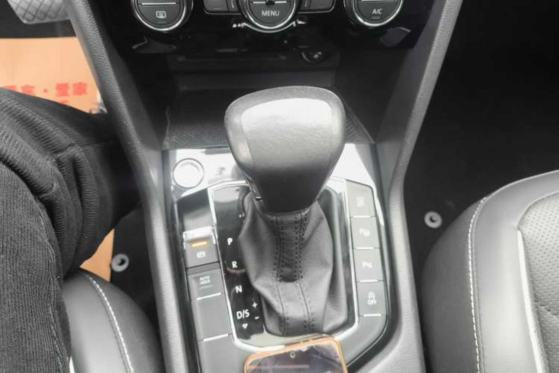 Used Volkswagen Tiguan L 2018 Revised 330TSI Automatic Two-Wheel Drive Flagship Edition Gear Lever