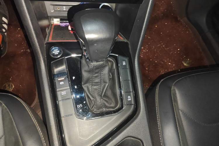 Used Volkswagen Tiguan L 2018 Facelift 330TSI Automatic Two-Wheel Drive Luxury Edition Gear Lever