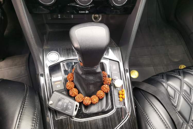 Used Volkswagen Tiguan L 2018 330TSI Automatic Two-Wheel Drive Comfort Edition Gear Lever