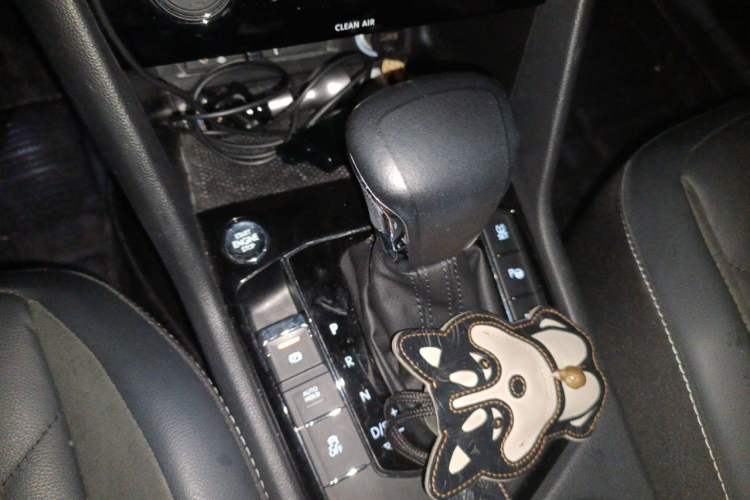 Used Volkswagen Tiguan L 2018 380TSI Automatic All-Wheel Drive Luxury Edition Gear Lever