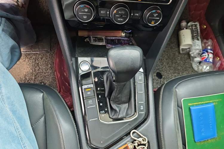 Used Volkswagen Tiguan L 2018 Facelift 330TSI Automatic Two-Wheel Drive Luxury Edition Gear Lever