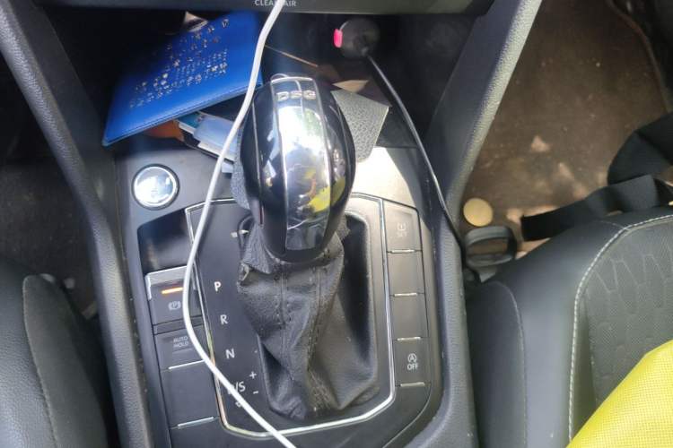 Used Volkswagen Tiguan L 2018 330TSI Automatic Two-Wheel Drive Luxury Edition Gear Lever
