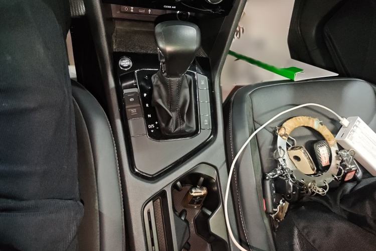 Used Volkswagen Tiguan L 2018 330TSI Automatic Two-Wheel Drive Luxury Edition Gear Lever