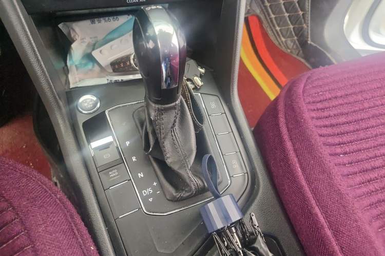 Used Volkswagen Tiguan L 2018 330TSI Automatic Two-Wheel Drive Luxury Edition Gear Lever