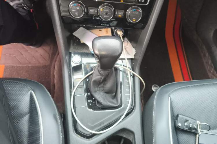 Used Volkswagen Tiguan L 2018 330TSI Automatic Two-Wheel Drive Flagship Edition Gear Lever