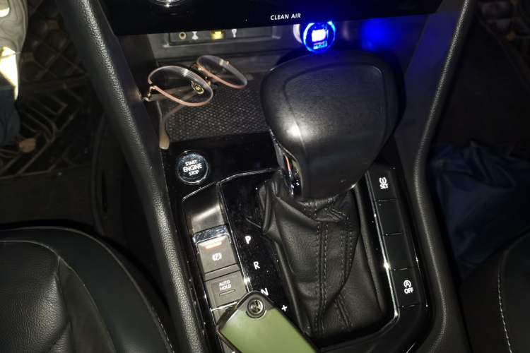 Used Volkswagen Tiguan L 2018 330TSI Automatic Two-Wheel Drive Luxury Edition Gear Lever