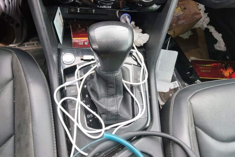 Used Volkswagen Tiguan L 2018 330TSI Automatic Two-Wheel Drive Comfort Edition Gear Lever
