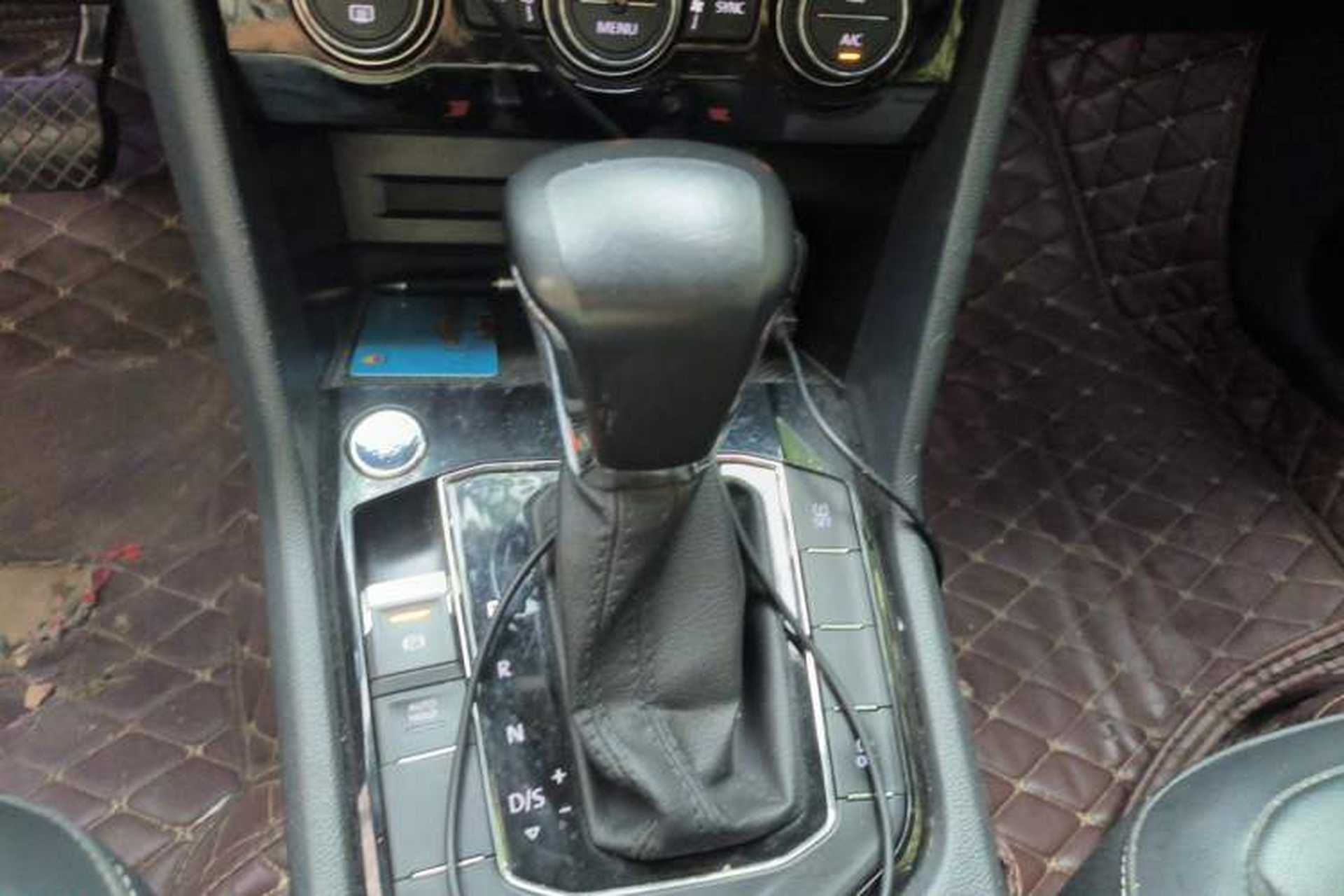Used Volkswagen Tiguan L 2018 280TSI Automatic Two-Wheel Drive Comfort Edition Gear Lever