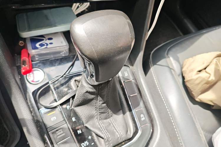 Used Volkswagen Tiguan L 2018 Facelift 330TSI Automatic Two-Wheel Drive Luxury Edition Gear Lever