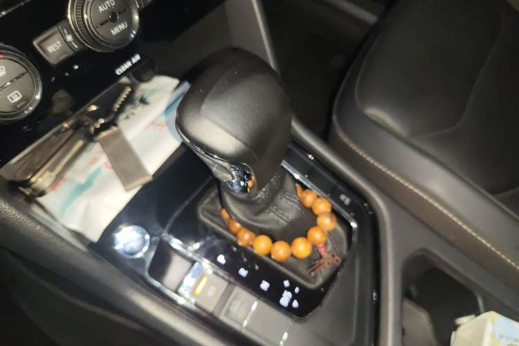Used Volkswagen Tiguan L 2018 330TSI Automatic Two-Wheel Drive Luxury Edition Gear Lever