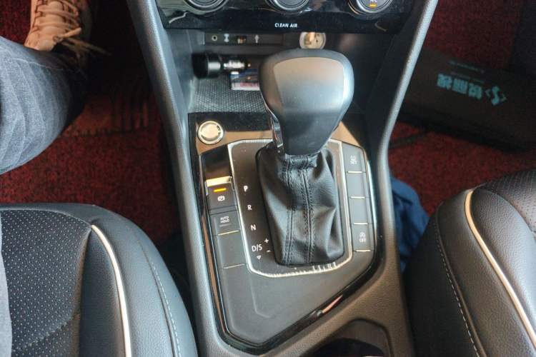 Used Volkswagen Tiguan L 2018 330TSI Automatic Two-Wheel Drive Comfort Edition Gear Lever