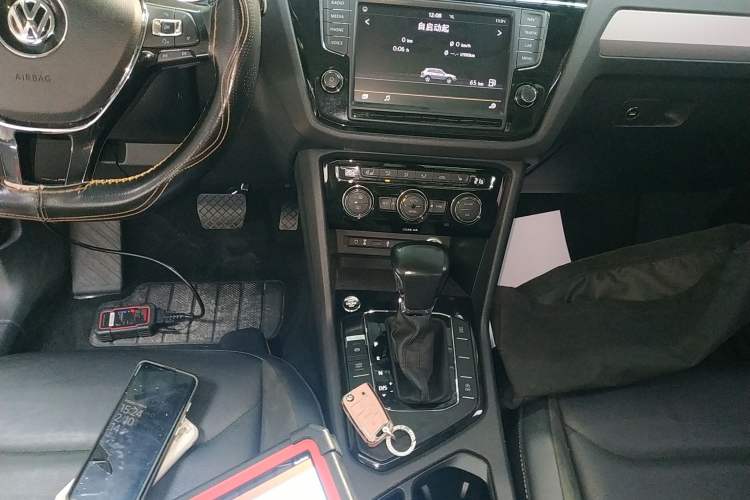 Used Volkswagen Tiguan L 2018 330TSI Automatic Two-Wheel Drive Luxury Edition Gear Lever