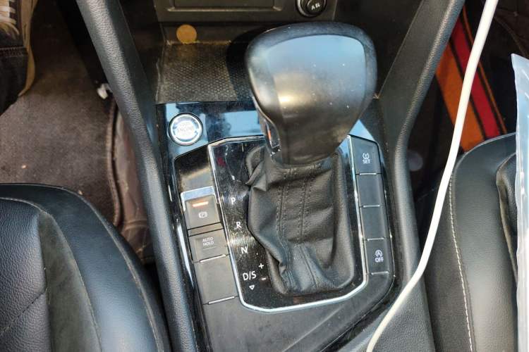 Used Volkswagen Tiguan L 2018 Facelift 330TSI Automatic Two-Wheel Drive Luxury Edition Gear Lever