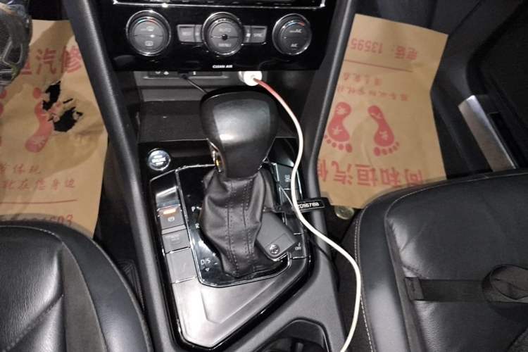 Used Volkswagen Tiguan L 2018 330TSI Automatic Two-Wheel Drive Luxury Edition Gear Lever