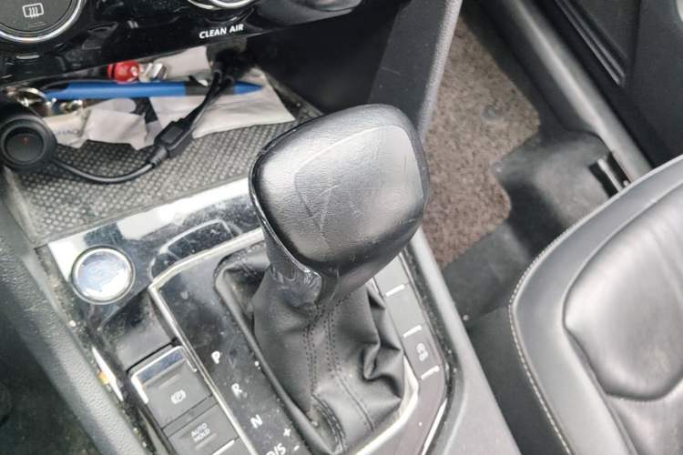 Used Volkswagen Tiguan L 2018 330TSI Automatic Two-Wheel Drive Luxury Edition Gear Lever