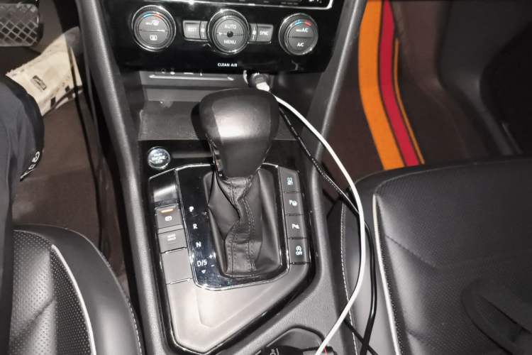Used Volkswagen Tiguan L 2018 330TSI Automatic Two-Wheel Drive Flagship Edition Gear Lever