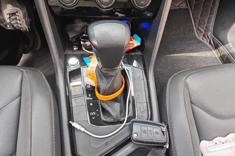 Used Volkswagen Tiguan L 2018 Facelift 330TSI Automatic Two-Wheel Drive Luxury Edition Gear Lever
