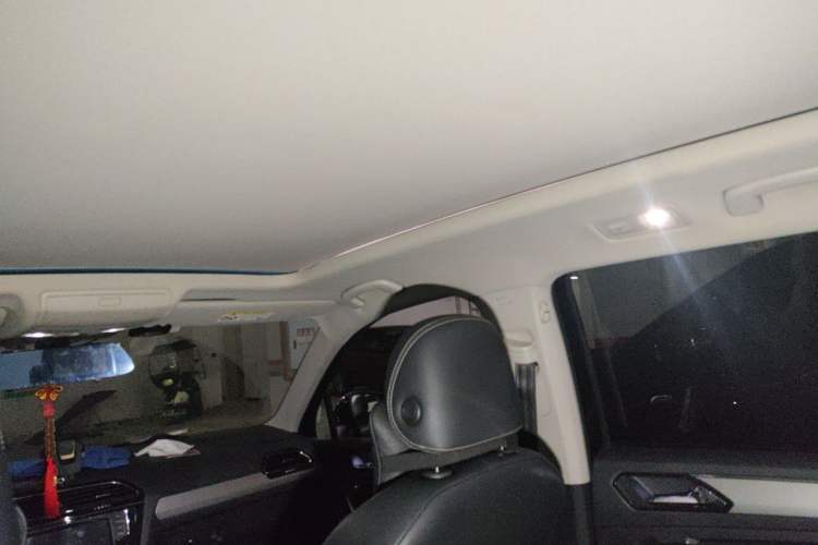 Used Volkswagen Tiguan L 2018 380TSI Automatic All-Wheel Drive Luxury Edition Headliner