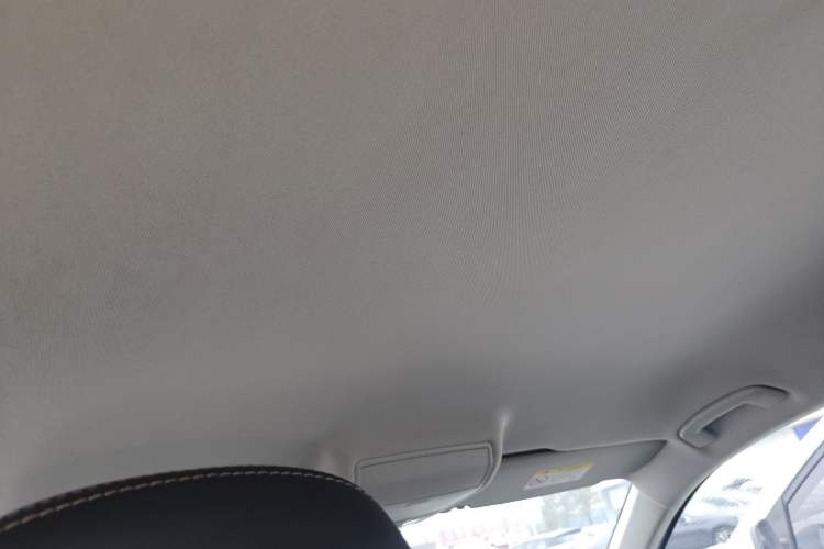 Used Volkswagen Tiguan L 2018 Revised Version 330TSI Automatic Two-Wheel Drive Trendy Edition Headliner