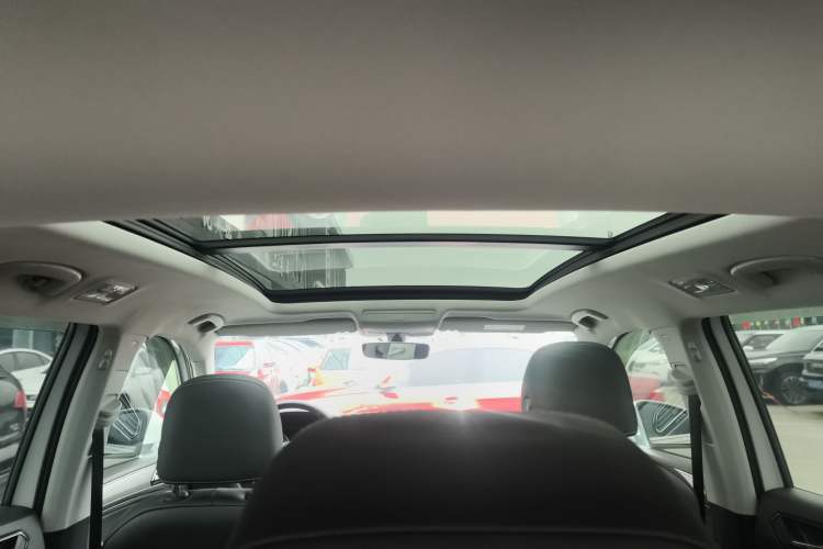 Used Volkswagen Tiguan L 2018 Revised 330TSI Automatic Two-Wheel Drive Flagship Edition Headliner