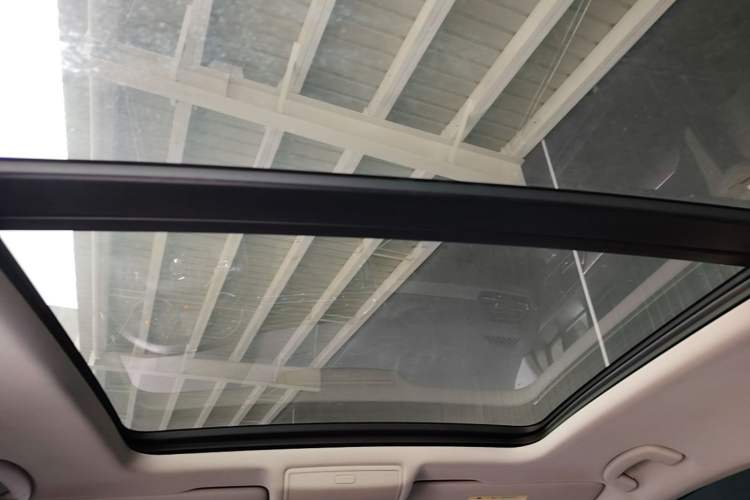 Used Volkswagen Tiguan L 2018 330TSI Automatic Two-Wheel Drive Luxury Edition Headliner