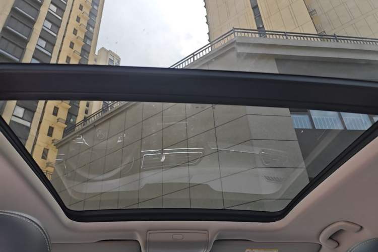 Used Volkswagen Tiguan L 2018 330TSI Automatic Two-Wheel Drive Luxury Edition Headliner