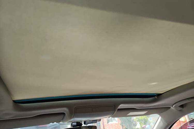 Used Volkswagen Tiguan L 2018 Facelift 330TSI Automatic Two-Wheel Drive Luxury Edition Headliner