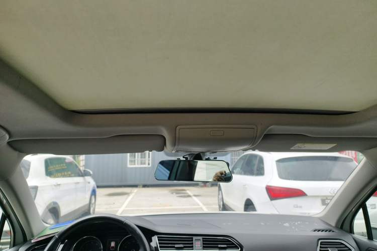 Used Volkswagen Tiguan L 2018 330TSI Automatic Two-Wheel Drive Luxury Edition Headliner