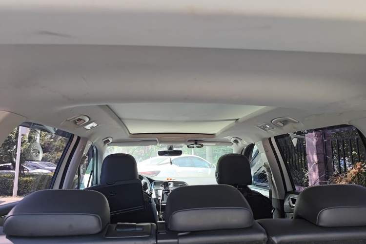 Used Volkswagen Tiguan L 2018 330TSI Automatic Two-Wheel Drive Luxury Edition Headliner