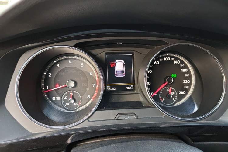 Used Volkswagen Tiguan L 2018 280TSI Automatic Two-Wheel Drive Comfort Edition Instrument Cluster