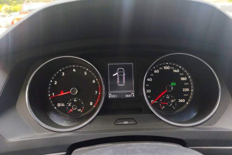 Used Volkswagen Tiguan L 2018 Revised Version 330TSI Automatic Two-Wheel Drive Trendy Edition Instrument Cluster