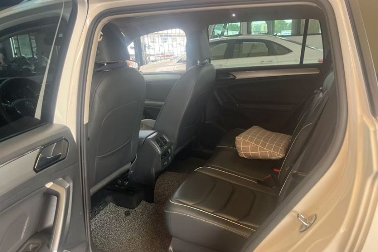Used Volkswagen Tiguan L 2018 330TSI Automatic Two-Wheel Drive Flagship Edition Interior 1