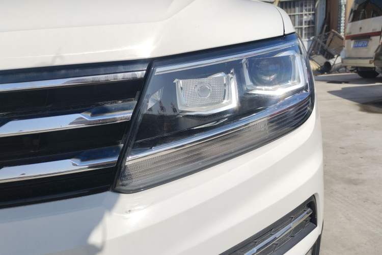 Used Volkswagen Tiguan L 2018 Facelift 330TSI Automatic Two-Wheel Drive Luxury Edition Left Front Headlight