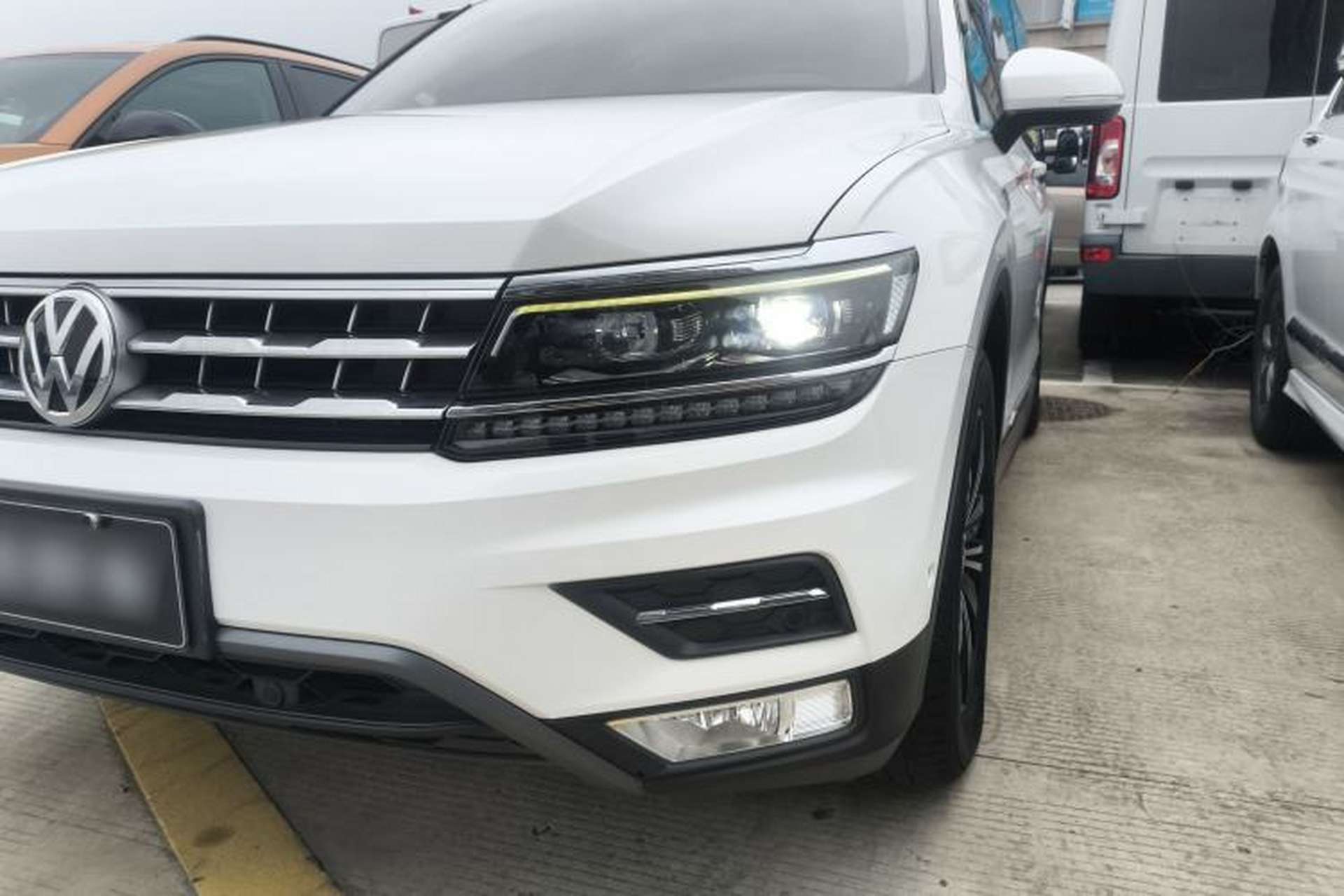 Used Volkswagen Tiguan L 2018 Revised 330TSI Automatic Two-Wheel Drive Flagship Edition Left Front Headlight