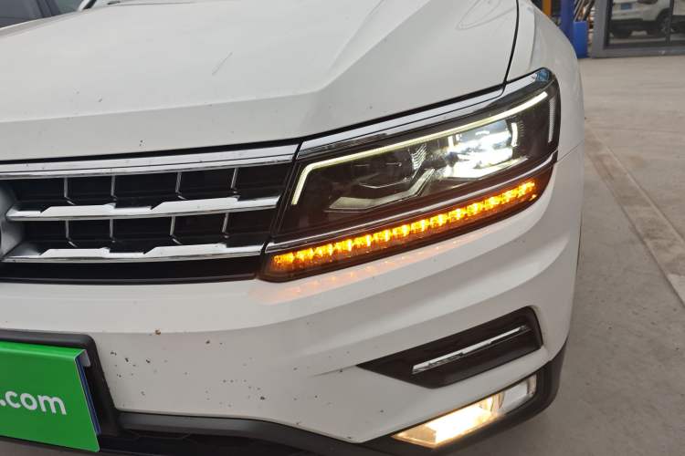 Used Volkswagen Tiguan L 2018 380TSI Automatic All-Wheel Drive Luxury Edition Left Front Headlight