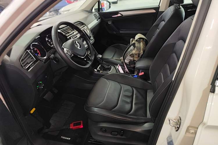 Used Volkswagen Tiguan L 2018 330TSI Automatic Two-Wheel Drive Comfort Edition Left Front Seat