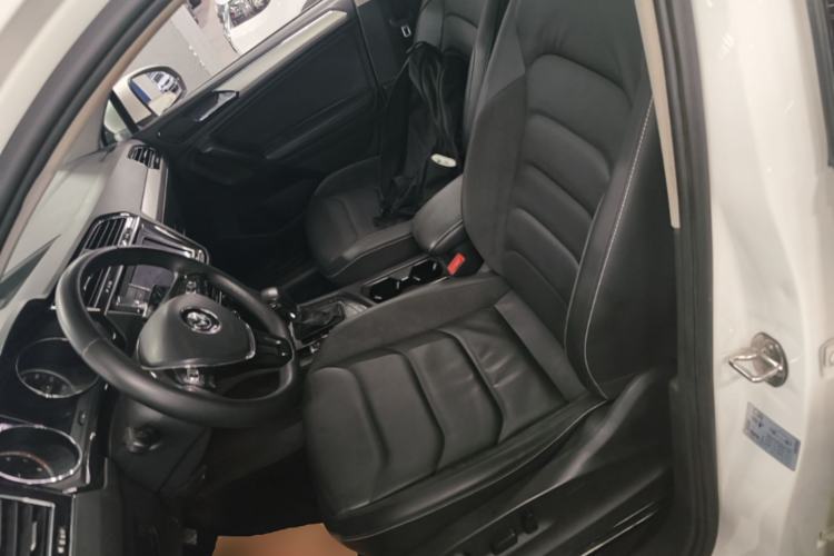 Used Volkswagen Tiguan L 2018 Revised Version 330TSI Automatic Two-Wheel Drive Comfort Edition Left Front Seat