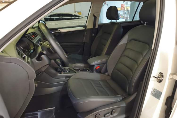 Used Volkswagen Tiguan L 2018 330TSI Automatic Two-Wheel Drive Luxury Edition Left Front Seat