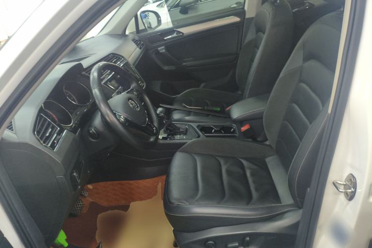Used Volkswagen Tiguan L 2018 Facelift 330TSI Automatic Two-Wheel Drive Luxury Edition Left Front Seat