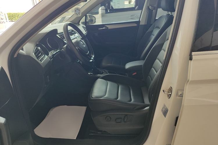 Used Volkswagen Tiguan L 2018 330TSI Automatic Two-Wheel Drive Luxury Edition Left Front Seat