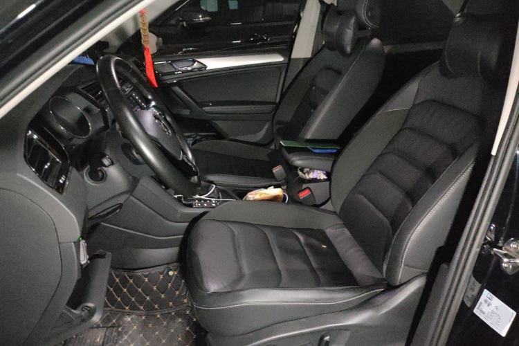 Used Volkswagen Tiguan L 2018 380TSI Automatic All-Wheel Drive Luxury Edition Left Front Seat