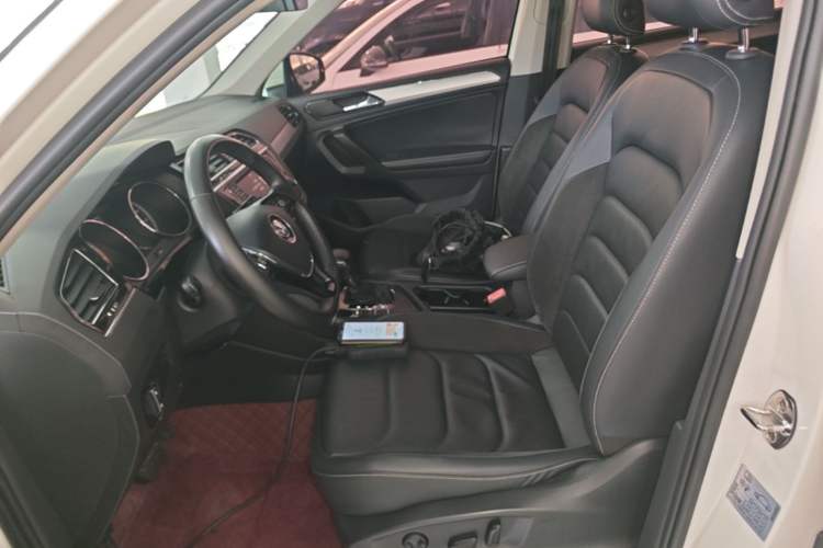 Used Volkswagen Tiguan L 2018 330TSI Automatic Two-Wheel Drive Luxury Edition Left Front Seat