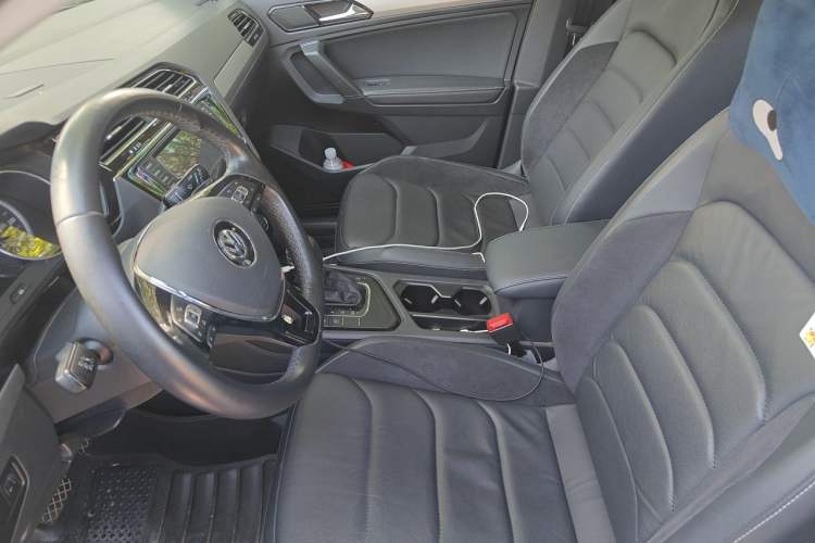 Used Volkswagen Tiguan L 2018 330TSI Automatic Two-Wheel Drive Luxury Edition Left Front Seat