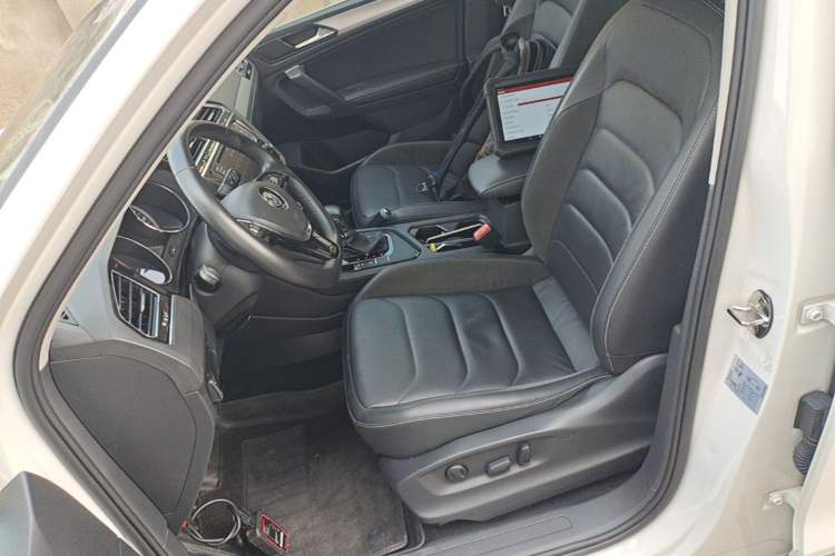 Used Volkswagen Tiguan L 2018 330TSI Automatic Two-Wheel Drive Luxury Edition Left Front Seat