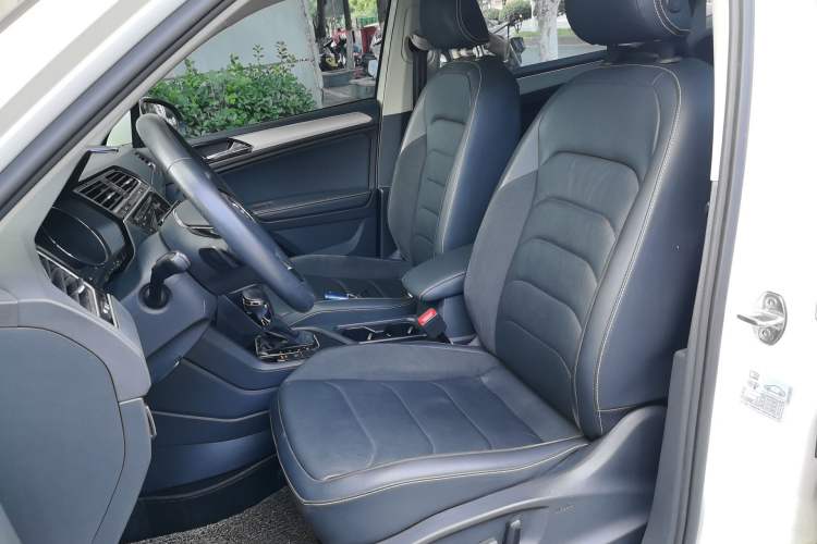 Used Volkswagen Tiguan L 2018 Facelift 330TSI Automatic Two-Wheel Drive Luxury Edition Left Front Seat