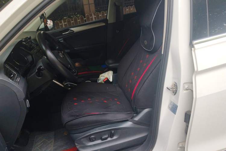 Used Volkswagen Tiguan L 2018 330TSI Automatic Two-Wheel Drive Luxury Edition Left Front Seat