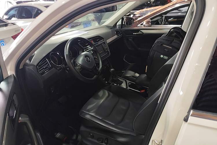 Used Volkswagen Tiguan L 2018 330TSI Automatic Two-Wheel Drive Luxury Edition Left Front Seat