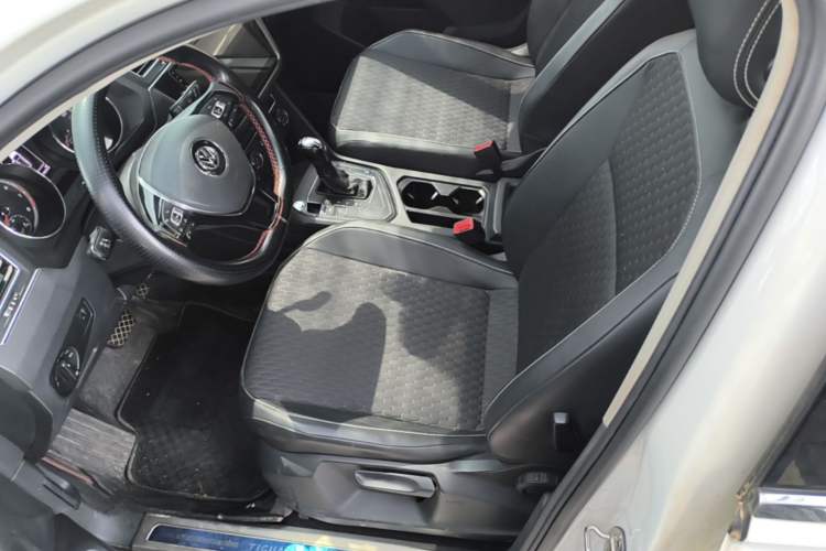 Used Volkswagen Tiguan L 2018 330TSI Automatic Two-Wheel Drive Luxury Edition Left Front Seat