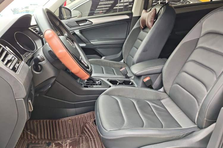 Used Volkswagen Tiguan L 2018 330TSI Automatic Two-Wheel Drive Comfort Edition Left Front Seat