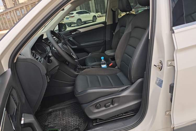 Used Volkswagen Tiguan L 2018 330TSI Automatic Two-Wheel Drive Luxury Edition Left Front Seat